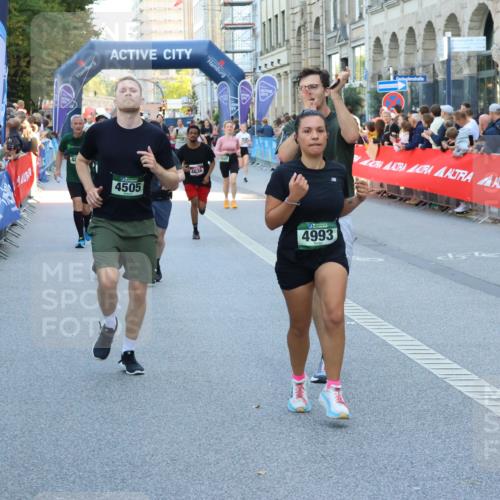 07.09.2025 - BARMER Alsterlauf Strokosch-Dieckow http://msf.ph/oto/8720213 07.09.2025 10:00:41 Ziel 2074, 2517, 3018, 3033, 3119, 3300, 3558, 3834, 4147, 4317, 4529, 4660, 4928, 5122, 5204, 5337, 5353, 5517, 5918, 6136, 6211, 8090, 8155, 8156, 8283 meine-sportfotos.de