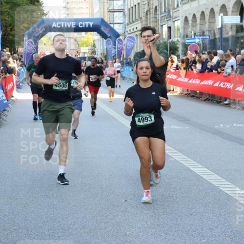 07.09.2025 - BARMER Alsterlauf Strokosch-Dieckow http://msf.ph/oto/8720220 07.09.2025 10:00:40 Ziel 2074, 2517, 3018, 3033, 3119, 3300, 3558, 3803, 3834, 4147, 4317, 4529, 4660, 4928, 5122, 5204, 5337, 5353, 5517, 5918, 6136, 6211, 8090, 8155, 8156, 8283 meine-sportfotos.de