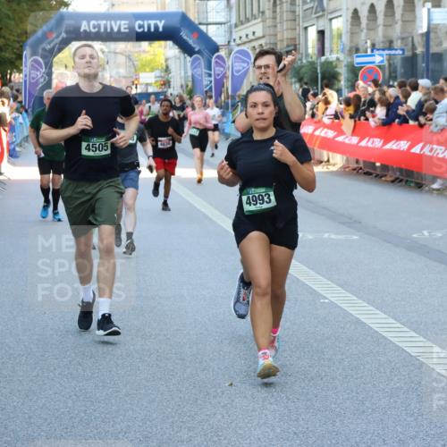 07.09.2025 - BARMER Alsterlauf Strokosch-Dieckow http://msf.ph/oto/8720227 07.09.2025 10:00:40 Ziel 2074, 2517, 3018, 3033, 3119, 3300, 3558, 3803, 3834, 4147, 4317, 4529, 4660, 4928, 5122, 5204, 5337, 5353, 5517, 5918, 6136, 6211, 8090, 8155, 8156, 8283 meine-sportfotos.de