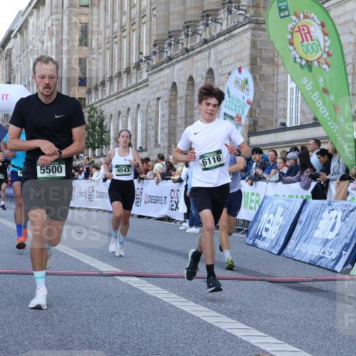 07.09.2025 - BARMER Alsterlauf Strokosch-Dieckow http://msf.ph/oto/8720251 07.09.2025 09:44:58 Ziel 2340, 2389, 2561, 3702, 4543, 4599, 5126, 5500, 5913, 6006, 6116, 6204 meine-sportfotos.de