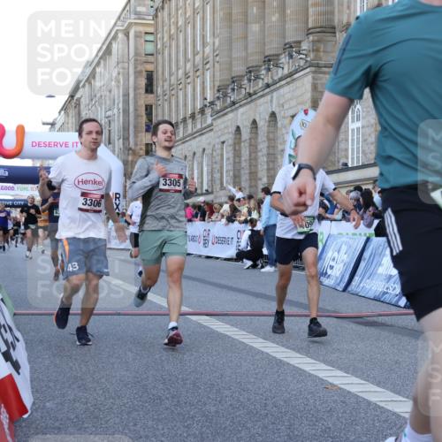 07.09.2025 - BARMER Alsterlauf Strokosch-Dieckow http://msf.ph/oto/8720273 07.09.2025 09:45:07 Ziel 2389, 3305, 3306, 3702, 4095, 4925, 4959, 5246, 5317, 5388, 5488, 5913, 6320 meine-sportfotos.de