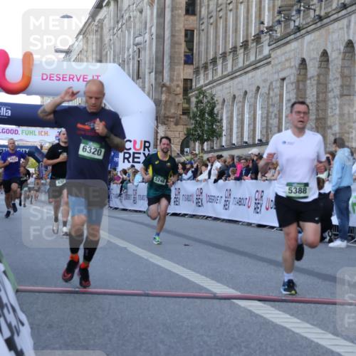 07.09.2025 - BARMER Alsterlauf Strokosch-Dieckow http://msf.ph/oto/8720277 07.09.2025 09:45:09 Ziel 2389, 3305, 3306, 3702, 4095, 4925, 4959, 5246, 5317, 5388, 5488, 5904, 6320, 8458 meine-sportfotos.de