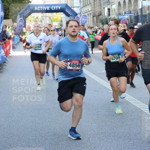 07.09.2025 - BARMER Alsterlauf Strokosch-Dieckow http://msf.ph/oto/8720279 07.09.2025 10:00:33 Ziel 2044, 2074, 2517, 2579, 2645, 3033, 3119, 3410, 3545, 3558, 3590, 3803, 3956, 4147, 4335, 4365, 4529, 4544, 4593, 5122, 5204, 5337, 5352, 5353, 5517, 5918, 6136, 6211, 8090, 8155, 8156 meine-sportfotos.de
