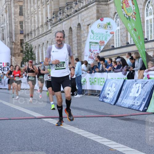 07.09.2025 - BARMER Alsterlauf Strokosch-Dieckow http://msf.ph/oto/8720310 07.09.2025 09:45:23 Ziel 1017, 2034, 2361, 3602, 4482, 4951, 5202, 5288, 5323, 5495, 5496, 6095, 6113, 8225, 8274, 8355, 8440 meine-sportfotos.de