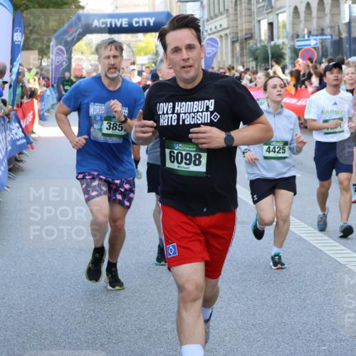 07.09.2025 - BARMER Alsterlauf Strokosch-Dieckow http://msf.ph/oto/8720319 07.09.2025 10:00:26 Ziel 2044, 2074, 2124, 2517, 2579, 2645, 3410, 3545, 3590, 3803, 3956, 4072, 4147, 4335, 4365, 4544, 4593, 4636, 5047, 5337, 5352, 5477, 5517, 6152 meine-sportfotos.de