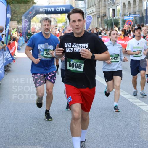 07.09.2025 - BARMER Alsterlauf Strokosch-Dieckow http://msf.ph/oto/8720322 07.09.2025 10:00:26 Ziel 2044, 2074, 2124, 2517, 2579, 2645, 3410, 3545, 3590, 3803, 3956, 4072, 4147, 4335, 4365, 4544, 4593, 4636, 5047, 5337, 5352, 5477, 5517, 6152 meine-sportfotos.de
