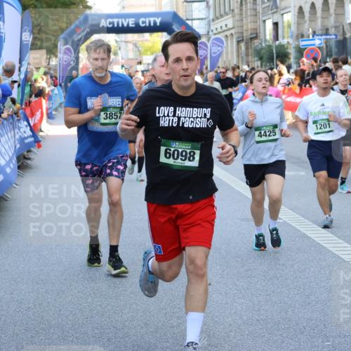07.09.2025 - BARMER Alsterlauf Strokosch-Dieckow http://msf.ph/oto/8720332 07.09.2025 10:00:26 Ziel 2044, 2074, 2124, 2517, 2579, 2645, 3410, 3545, 3590, 3803, 3956, 4072, 4147, 4335, 4365, 4544, 4593, 4636, 5047, 5337, 5352, 5477, 5517, 6152 meine-sportfotos.de