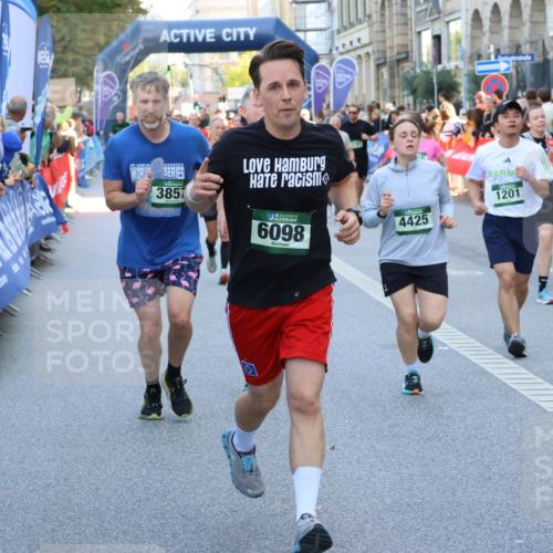 07.09.2025 - BARMER Alsterlauf Strokosch-Dieckow http://msf.ph/oto/8720335 07.09.2025 10:00:26 Ziel 2044, 2074, 2124, 2517, 2579, 2645, 3410, 3545, 3590, 3803, 3956, 4072, 4147, 4335, 4365, 4544, 4593, 4636, 5047, 5337, 5352, 5477, 5517, 6152 meine-sportfotos.de