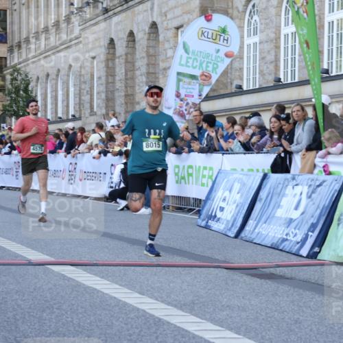 07.09.2025 - BARMER Alsterlauf Strokosch-Dieckow http://msf.ph/oto/8720337 07.09.2025 09:45:34 Ziel 2072, 2869, 3877, 4030, 4076, 4569, 4575, 4825, 4885, 4974, 5323, 5773, 6163, 8015, 8163 meine-sportfotos.de