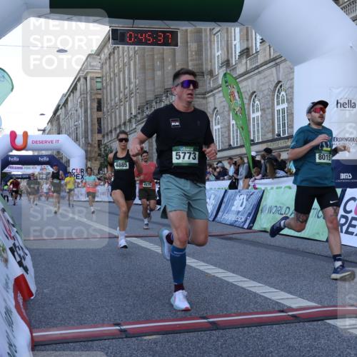 07.09.2025 - BARMER Alsterlauf Strokosch-Dieckow http://msf.ph/oto/8720340 07.09.2025 09:45:35 Ziel 2072, 2869, 3877, 4030, 4076, 4569, 4575, 4825, 4885, 4974, 5773, 6163, 8015, 8163 meine-sportfotos.de