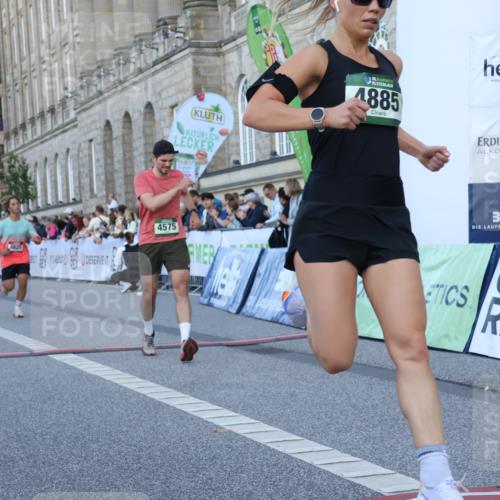 07.09.2025 - BARMER Alsterlauf Strokosch-Dieckow http://msf.ph/oto/8720343 07.09.2025 09:45:36 Ziel 2072, 2869, 3877, 4030, 4076, 4391, 4569, 4575, 4825, 4885, 4974, 5773, 6163, 8015, 8163, 8442 meine-sportfotos.de