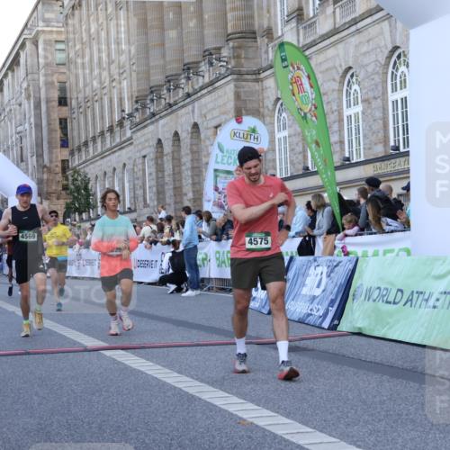 07.09.2025 - BARMER Alsterlauf Strokosch-Dieckow http://msf.ph/oto/8720344 07.09.2025 09:45:37 Ziel 2072, 2869, 3877, 4030, 4391, 4569, 4575, 4825, 4885, 4974, 5773, 6163, 8015, 8163, 8442 meine-sportfotos.de