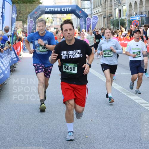07.09.2025 - BARMER Alsterlauf Strokosch-Dieckow http://msf.ph/oto/8720345 07.09.2025 10:00:26 Ziel 2044, 2074, 2124, 2517, 2579, 2645, 3410, 3545, 3590, 3803, 3956, 4072, 4147, 4335, 4365, 4544, 4593, 4636, 5047, 5337, 5352, 5477, 5517, 6152 meine-sportfotos.de