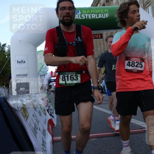 07.09.2025 - BARMER Alsterlauf Strokosch-Dieckow http://msf.ph/oto/8720347 07.09.2025 09:45:42 Ziel 2072, 2869, 4228, 4391, 4569, 4805, 4825, 4974, 5438, 6163, 6262, 8163, 8255, 8442 meine-sportfotos.de