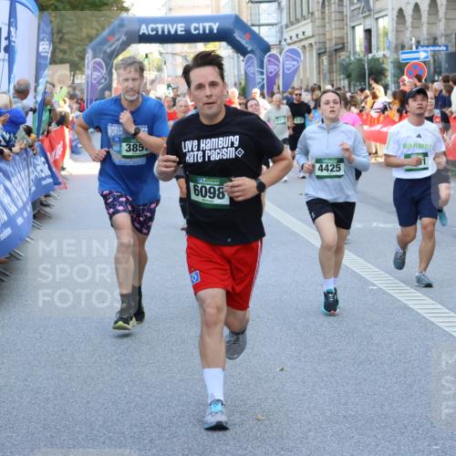 07.09.2025 - BARMER Alsterlauf Strokosch-Dieckow http://msf.ph/oto/8720348 07.09.2025 10:00:25 Ziel 2044, 2124, 2517, 2579, 2645, 3410, 3545, 3590, 3803, 3956, 4072, 4335, 4365, 4544, 4593, 4636, 5047, 5250, 5337, 5352, 5477, 5517, 6152 meine-sportfotos.de