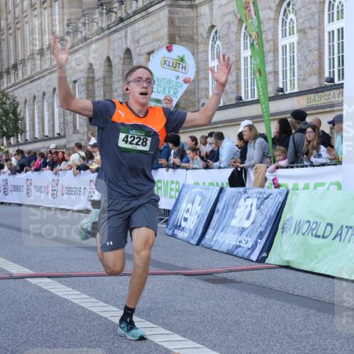 07.09.2025 - BARMER Alsterlauf Strokosch-Dieckow http://msf.ph/oto/8720353 07.09.2025 09:45:45 Ziel 2072, 2745, 2869, 3627, 4228, 4391, 4805, 4974, 5438, 6163, 6262, 8163, 8255, 8442 meine-sportfotos.de