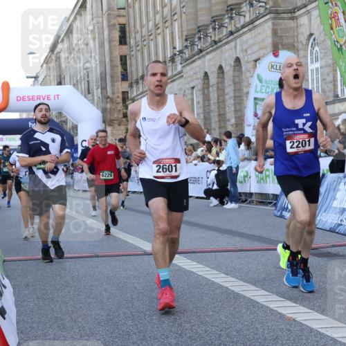 07.09.2025 - BARMER Alsterlauf Strokosch-Dieckow http://msf.ph/oto/8720421 07.09.2025 09:46:23 Ziel 2078, 2201, 2258, 2601, 2627, 2935, 3160, 3727, 3874, 3935, 4224, 4890, 5178, 5184, 5294, 5355, 5734, 5798, 5963, 6067, 6229, 8236, 8347 meine-sportfotos.de