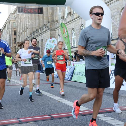 07.09.2025 - BARMER Alsterlauf Strokosch-Dieckow http://msf.ph/oto/8720463 07.09.2025 09:46:40 Ziel 2178, 2357, 2404, 2546, 2721, 2792, 3146, 3788, 4134, 4274, 4281, 4484, 4865, 5141, 5150, 5387, 5584, 5724, 5729, 6072, 6166, 8011, 8191, 8470 meine-sportfotos.de