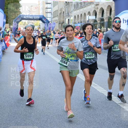 07.09.2025 - BARMER Alsterlauf Strokosch-Dieckow http://msf.ph/oto/8720464 07.09.2025 10:00:08 Ziel 2124, 2350, 2513, 3260, 3328, 3698, 4072, 4351, 4485, 4500, 4505, 4636, 4709, 4751, 4781, 4856, 4867, 4917, 4993, 5047, 5250, 5314, 5357, 5359, 5471, 5726, 5767, 5957, 6084 meine-sportfotos.de