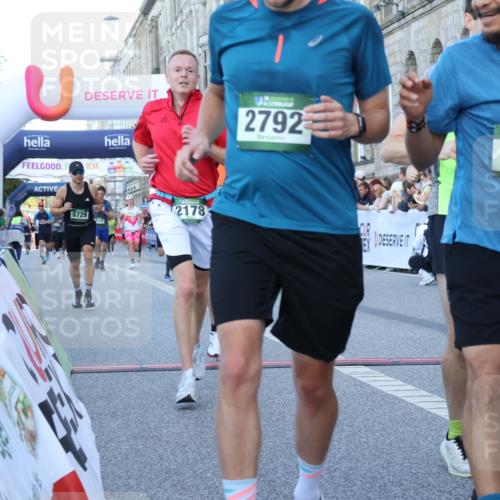 07.09.2025 - BARMER Alsterlauf Strokosch-Dieckow http://msf.ph/oto/8720469 07.09.2025 09:46:41 Ziel 2178, 2357, 2404, 2721, 2792, 3146, 3788, 4134, 4281, 4484, 4865, 5141, 5150, 5387, 5584, 5724, 5729, 6072, 6166, 6286, 8011, 8191, 8470 meine-sportfotos.de