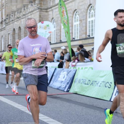 07.09.2025 - BARMER Alsterlauf Strokosch-Dieckow http://msf.ph/oto/8720511 07.09.2025 09:46:55 Ziel 2381, 2676, 2953, 3276, 3916, 4131, 4354, 4389, 4480, 4527, 4651, 4732, 4927, 4985, 5123, 6073, 8316, 8431 meine-sportfotos.de