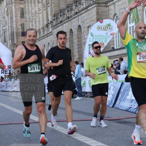 07.09.2025 - BARMER Alsterlauf Strokosch-Dieckow http://msf.ph/oto/8720519 07.09.2025 09:46:57 Ziel 2381, 2487, 2676, 2953, 3276, 3412, 3916, 4354, 4389, 4480, 4527, 4651, 4732, 4985, 5340, 6073, 8316, 8431 meine-sportfotos.de