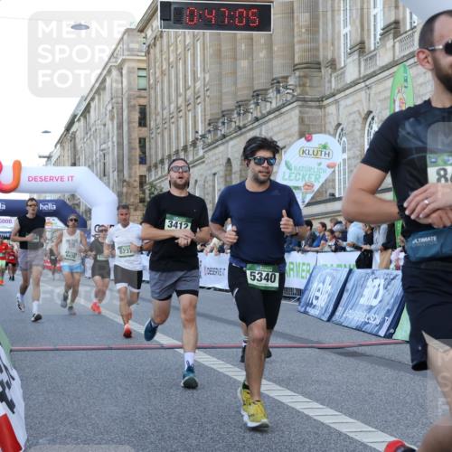 07.09.2025 - BARMER Alsterlauf Strokosch-Dieckow http://msf.ph/oto/8720542 07.09.2025 09:47:04 Ziel 2487, 3412, 3790, 3942, 4866, 5340, 5768, 6030, 6237, 8316, 8431 meine-sportfotos.de