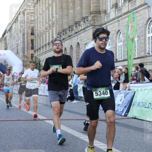 07.09.2025 - BARMER Alsterlauf Strokosch-Dieckow http://msf.ph/oto/8720543 07.09.2025 09:47:04 Ziel 2487, 3412, 3790, 3942, 4866, 5340, 5768, 6030, 6237, 8316, 8431 meine-sportfotos.de