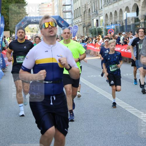 07.09.2025 - BARMER Alsterlauf Strokosch-Dieckow http://msf.ph/oto/8720544 07.09.2025 10:00:01 Ziel 2350, 2513, 2864, 3039, 3260, 3698, 3768, 3857, 3859, 3860, 4351, 4424, 4425, 4485, 4500, 4505, 4709, 4751, 4781, 4856, 4867, 4917, 4993, 5108, 5314, 5359, 5471, 5726, 5767, 5851, 5957, 6084, 6098 meine-sportfotos.de