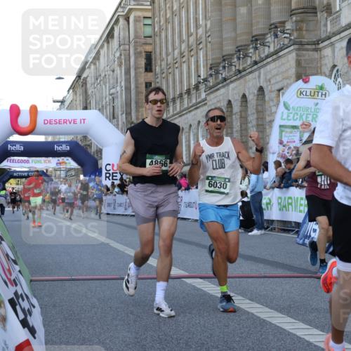 07.09.2025 - BARMER Alsterlauf Strokosch-Dieckow http://msf.ph/oto/8720551 07.09.2025 09:47:06 Ziel 2487, 3412, 3790, 3942, 4216, 4385, 4866, 5340, 5768, 6030, 6237, 8431 meine-sportfotos.de