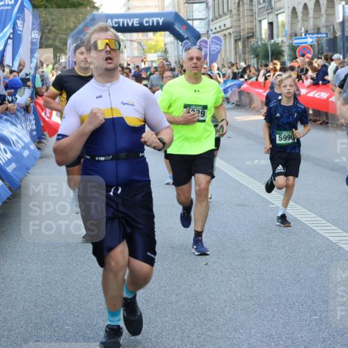 07.09.2025 - BARMER Alsterlauf Strokosch-Dieckow http://msf.ph/oto/8720560 07.09.2025 10:00:00 Ziel 2350, 2513, 2864, 3039, 3260, 3698, 3768, 3857, 3859, 3860, 4351, 4424, 4425, 4485, 4500, 4505, 4709, 4751, 4781, 4856, 4867, 4917, 4993, 5108, 5314, 5359, 5471, 5726, 5744, 5767, 5851, 5957, 6084, 6098 meine-sportfotos.de