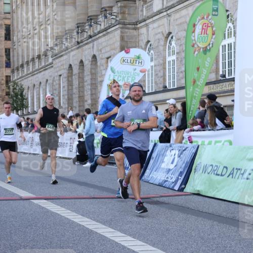 07.09.2025 - BARMER Alsterlauf Strokosch-Dieckow http://msf.ph/oto/8720562 07.09.2025 09:47:12 Ziel 2117, 2335, 2541, 2777, 3790, 3942, 4216, 4385, 4762, 4821, 4909, 8449 meine-sportfotos.de
