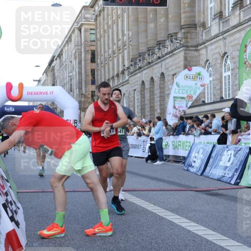 07.09.2025 - BARMER Alsterlauf Strokosch-Dieckow http://msf.ph/oto/8720571 07.09.2025 09:47:14 Ziel 2117, 2335, 2541, 2777, 3790, 4216, 4250, 4385, 4762, 4821, 4909, 8449 meine-sportfotos.de