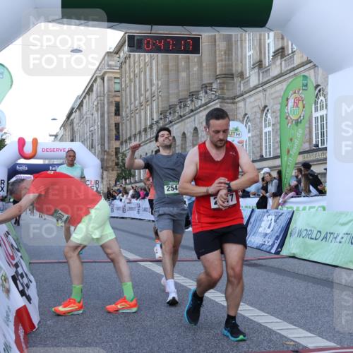 07.09.2025 - BARMER Alsterlauf Strokosch-Dieckow http://msf.ph/oto/8720574 07.09.2025 09:47:15 Ziel 2117, 2335, 2541, 2777, 3790, 4216, 4250, 4385, 4762, 4821, 4909, 8203, 8449 meine-sportfotos.de