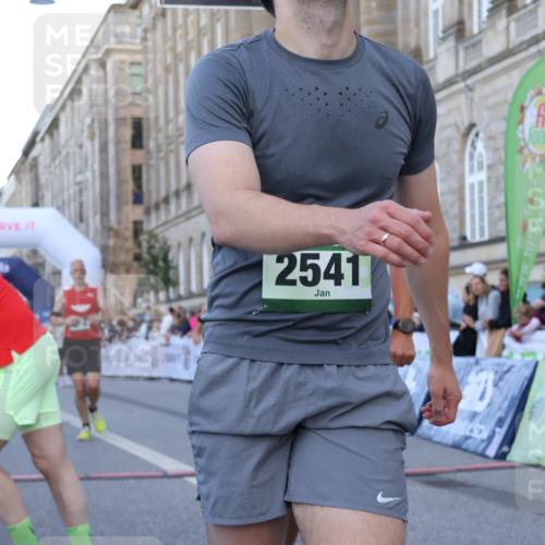 07.09.2025 - BARMER Alsterlauf Strokosch-Dieckow http://msf.ph/oto/8720582 07.09.2025 09:47:18 Ziel 2117, 2335, 2541, 2777, 4250, 4762, 4821, 4909, 5248, 5322, 5644, 5970, 6096, 8203, 8449 meine-sportfotos.de