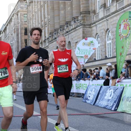 07.09.2025 - BARMER Alsterlauf Strokosch-Dieckow http://msf.ph/oto/8720588 07.09.2025 09:47:21 Ziel 2335, 4250, 4403, 4754, 4762, 4821, 4909, 5248, 5322, 5644, 5970, 6096, 8203 meine-sportfotos.de