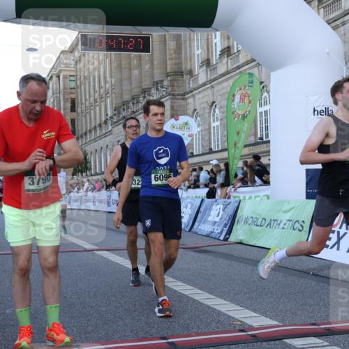 07.09.2025 - BARMER Alsterlauf Strokosch-Dieckow http://msf.ph/oto/8720603 07.09.2025 09:47:25 Ziel 2748, 4010, 4250, 4403, 4679, 4754, 4784, 5248, 5322, 5644, 5970, 6096, 8203, 8248 meine-sportfotos.de