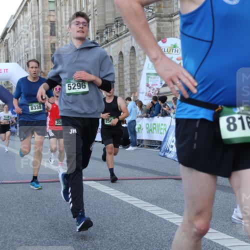 07.09.2025 - BARMER Alsterlauf Strokosch-Dieckow http://msf.ph/oto/8720624 07.09.2025 09:47:36 Ziel 2564, 2748, 3555, 4010, 4196, 4427, 4679, 5296, 5538, 5775, 5941, 6043, 6294, 6321, 8168, 8248, 8339, 8368 meine-sportfotos.de