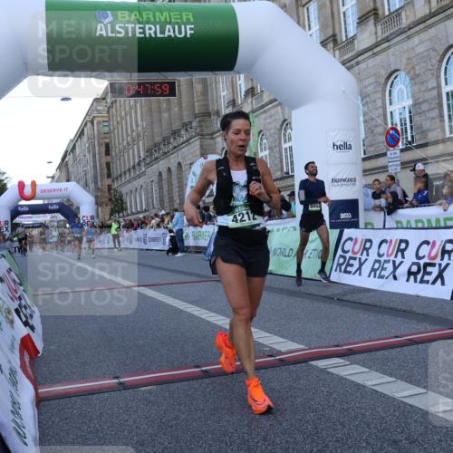 07.09.2025 - BARMER Alsterlauf Strokosch-Dieckow http://msf.ph/oto/8720673 07.09.2025 09:47:57 Ziel 2121, 3484, 3650, 3974, 4212, 4978, 5043, 8454 meine-sportfotos.de