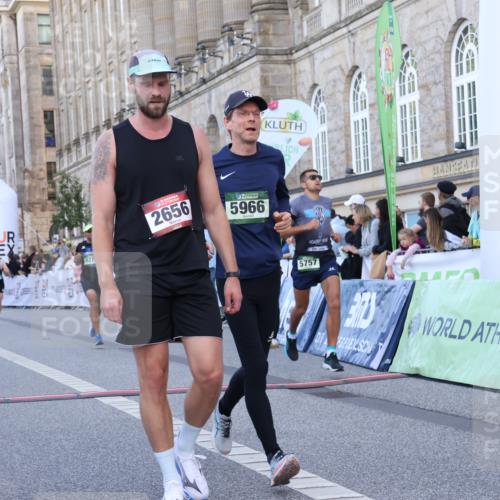 07.09.2025 - BARMER Alsterlauf Strokosch-Dieckow http://msf.ph/oto/8720701 07.09.2025 09:48:10 Ziel 2081, 2278, 2584, 2656, 4034, 4182, 4731, 4884, 4977, 5423, 5745, 5757, 5917, 5966, 6015, 6131, 8009, 8275, 8391 meine-sportfotos.de