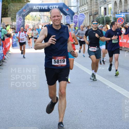 07.09.2025 - BARMER Alsterlauf Strokosch-Dieckow http://msf.ph/oto/8720745 07.09.2025 09:59:25 Ziel 2180, 2265, 2269, 2305, 2313, 2348, 2424, 2588, 2732, 2757, 3116, 3283, 3309, 3369, 3743, 4036, 4044, 4176, 4197, 4334, 4464, 4590, 4629, 4635, 4681, 4682, 4726, 4741, 4815, 4871, 4984, 5003, 5027, 5048, 5238, 5339, 5452, 5515, 5557, 5576, 5705, 5802, 5973, 5990, 5991, 6018, 6029, 6118, 6168, 6181, 6226, 6227, 6230, 6236, 6291, 8051, 8059, 8104, 8111, 8353, 8369, 8397 meine-sportfotos.de
