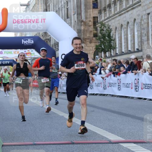 07.09.2025 - BARMER Alsterlauf Strokosch-Dieckow http://msf.ph/oto/8720798 07.09.2025 09:48:51 Ziel 2453, 3459, 3501, 3544, 4098, 4349, 4530, 4870, 4931, 8276 meine-sportfotos.de