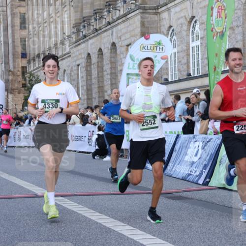 07.09.2025 - BARMER Alsterlauf Strokosch-Dieckow http://msf.ph/oto/8720833 07.09.2025 09:49:03 Ziel 2253, 2324, 2383, 2552, 2941, 3501, 3575, 3587, 3983, 4330, 4349, 4471, 4511, 5082, 5900, 6295, 8102, 8422 meine-sportfotos.de