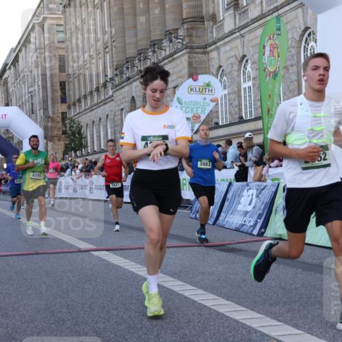 07.09.2025 - BARMER Alsterlauf Strokosch-Dieckow http://msf.ph/oto/8720836 07.09.2025 09:49:04 Ziel 2253, 2324, 2383, 2552, 2941, 3575, 3587, 3983, 4330, 4471, 4511, 5082, 5900, 6295, 8102, 8422 meine-sportfotos.de
