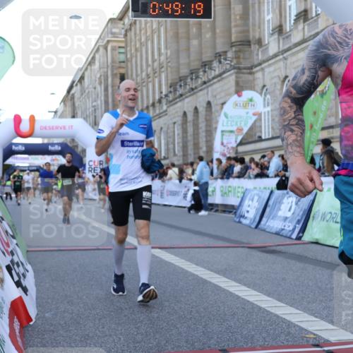 07.09.2025 - BARMER Alsterlauf Strokosch-Dieckow http://msf.ph/oto/8720870 07.09.2025 09:49:17 Ziel 2960, 3505, 4684, 5219, 5273, 5284, 5617, 6256, 8291 meine-sportfotos.de