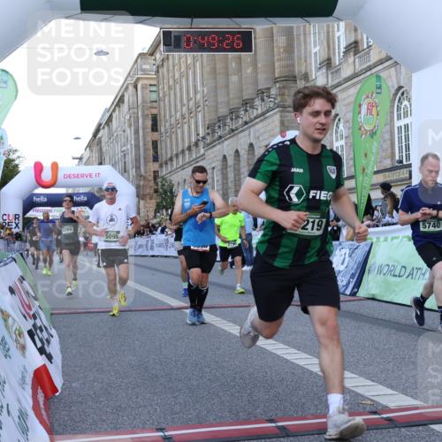 07.09.2025 - BARMER Alsterlauf Strokosch-Dieckow http://msf.ph/oto/8720893 07.09.2025 09:49:25 Ziel 2769, 2790, 2921, 3450, 3505, 3530, 3588, 4171, 4684, 5095, 5219, 5273, 5617, 5725, 5740, 6203, 6256, 8291, 8414 meine-sportfotos.de