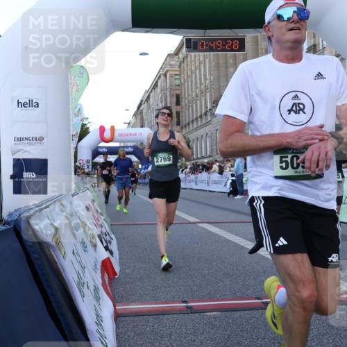 07.09.2025 - BARMER Alsterlauf Strokosch-Dieckow http://msf.ph/oto/8720901 07.09.2025 09:49:27 Ziel 2027, 2769, 2790, 2899, 2921, 3450, 3530, 3588, 4171, 5095, 5219, 5725, 5740, 6203, 8291, 8414 meine-sportfotos.de