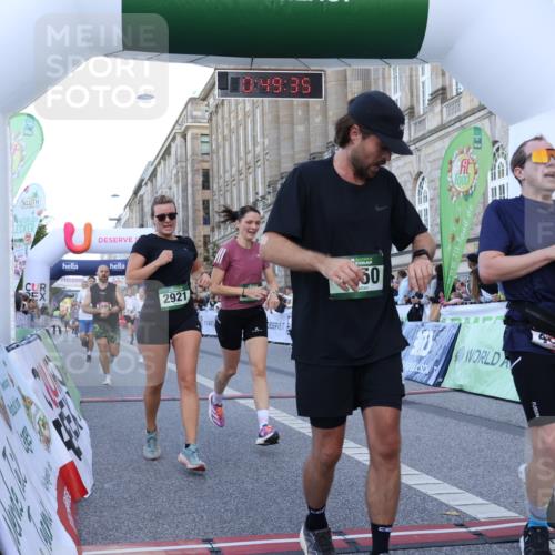 07.09.2025 - BARMER Alsterlauf Strokosch-Dieckow http://msf.ph/oto/8720915 07.09.2025 09:49:33 Ziel 2027, 2899, 2921, 3120, 3167, 3449, 3450, 3565, 3588, 3694, 4171, 4611, 4612, 4797, 5717, 6203, 6328, 8414 meine-sportfotos.de