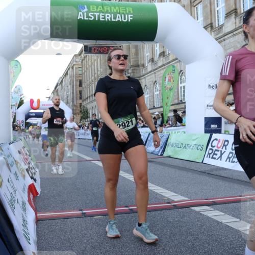 07.09.2025 - BARMER Alsterlauf Strokosch-Dieckow http://msf.ph/oto/8720919 07.09.2025 09:49:35 Ziel 2027, 2899, 2921, 3120, 3167, 3449, 3450, 3565, 3588, 3694, 4171, 4204, 4611, 4612, 4797, 5338, 5717, 5881, 6328, 8281, 8414 meine-sportfotos.de