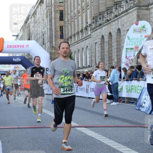 07.09.2025 - BARMER Alsterlauf Strokosch-Dieckow http://msf.ph/oto/8720926 07.09.2025 09:49:39 Ziel 2854, 2855, 2899, 3120, 3167, 3449, 3565, 3694, 4204, 4611, 4612, 4797, 5338, 5474, 5717, 5820, 5881, 5958, 6328, 8281 meine-sportfotos.de